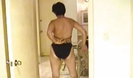 私は入れ墨の女は彼女の恋人のコックの肛門の浸透に同意します 女性 動画 安心