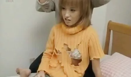 パートナーは自然の中でピンクのブラで太ったお尻の女性をファック 女 安心 av