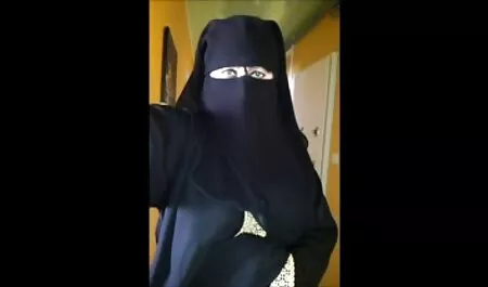 Aポンプのソファfucks 女の子 でも 安心 av milfに黒ストッキング