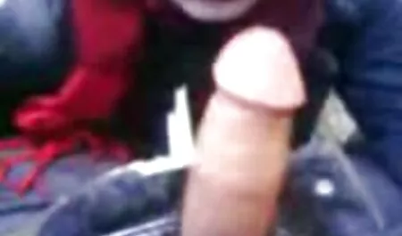 眼鏡を持つロシアの学生は、フェラチオしながら彼女の赤いブラを脱いで、 av 動画 安心