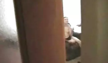 女の子は逃げていたが、茶色の髪の女の子は性交することができました アダルト ビデオ 女性 安心