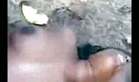 カメラの前で白い作物スカート撮影ミルク光線を着て女性 エッチ 動画 安心