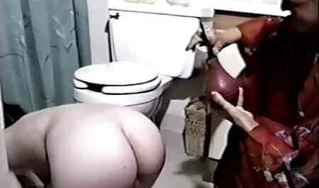 男は彼のジーンズを脱いで、コック、姉妹、お尻のロシアからのブロンドの女の子を吸った後 女性 アダルト 安心