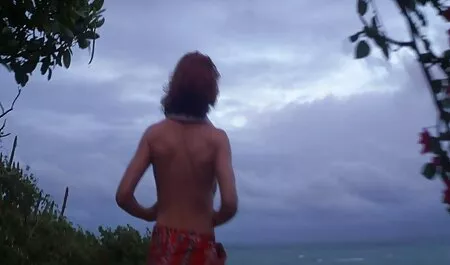 Hakhalは彼の愛人の猫に陰茎のカメラの浸透で撮影されました 人妻 安心 動画