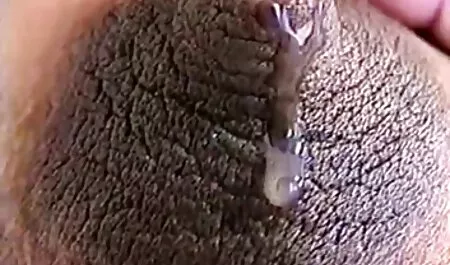 黒男性ツールは白い女の子の膣亀裂を作る 安心 av 動画